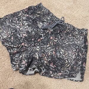 Athleta Gray Patterned Women's Shorts